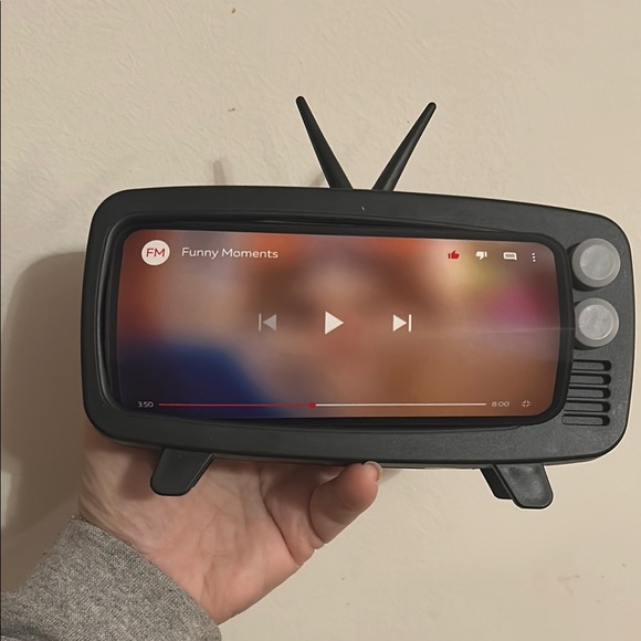 Retro Black Portable TV-Shaped Phone Holder - Picture 2 of 3